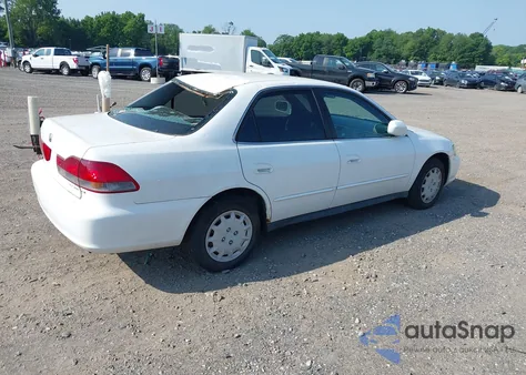 2001 Honda Accord 2.3 Lx from USA, damaged, VIN 1HGCG66551A140069